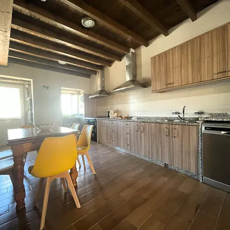 Yourhouse A Casa Da Corona Casa Rural Ourense Exterior photo