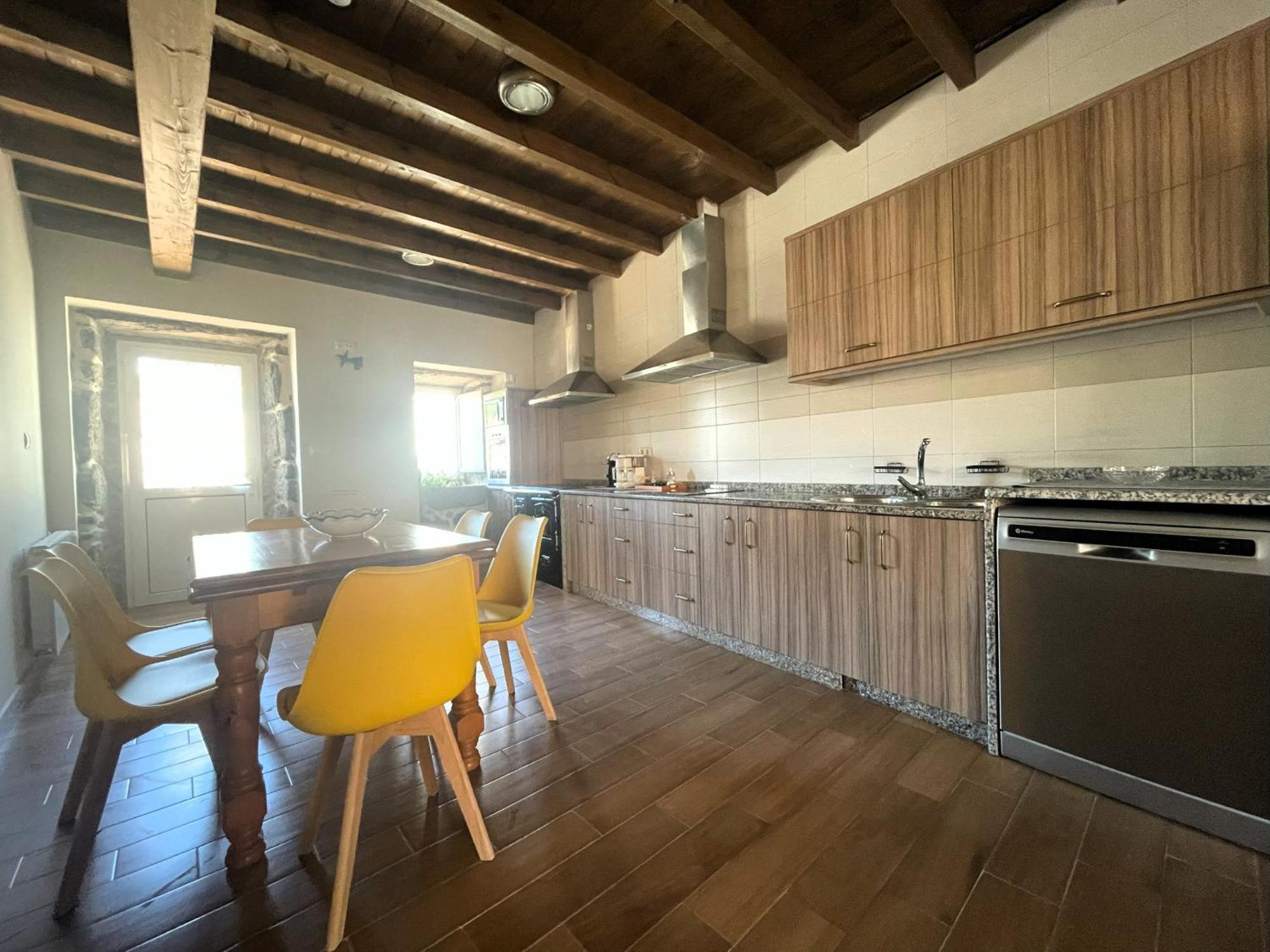 Yourhouse A Casa Da Holiday home Ourense