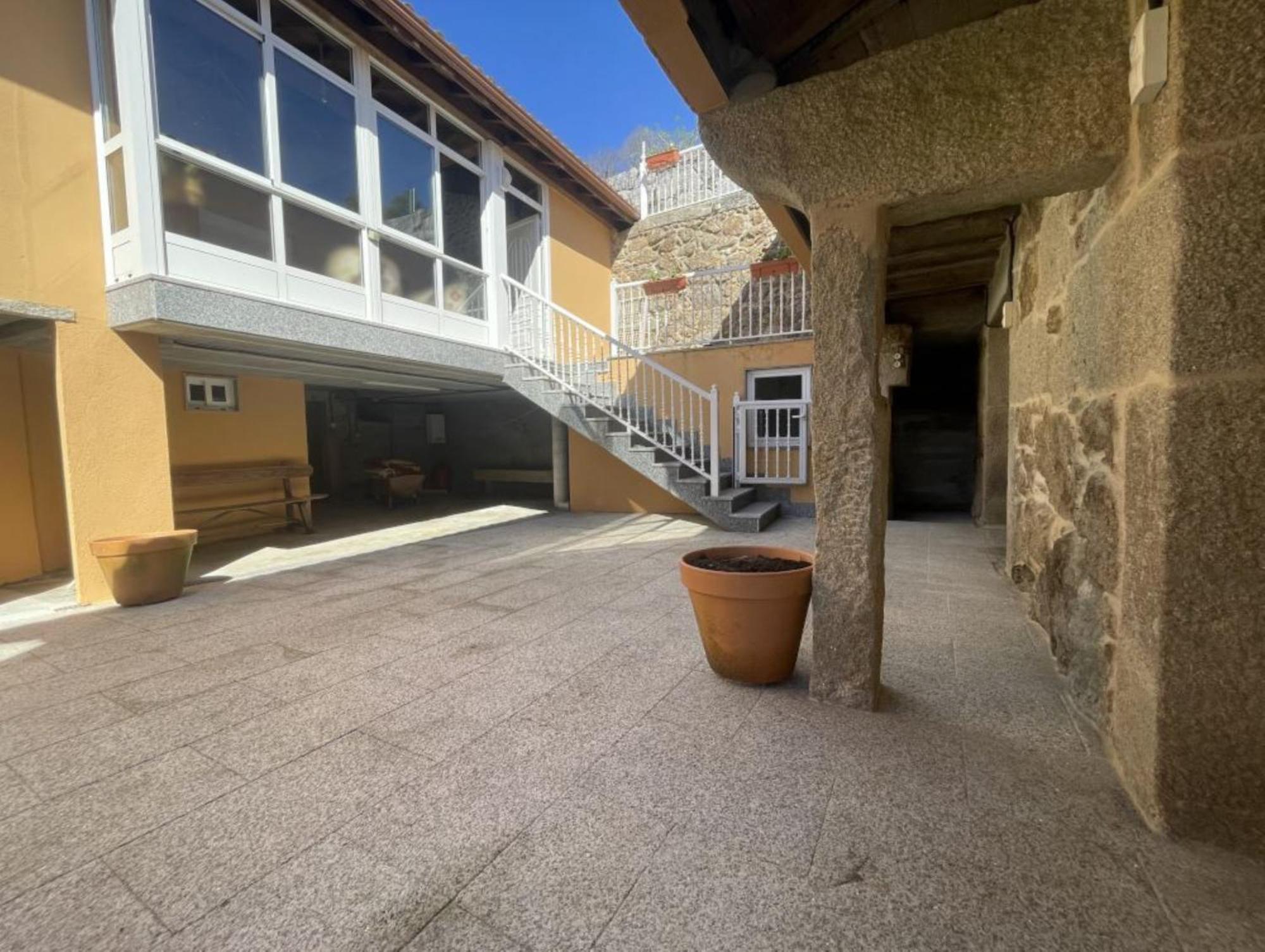 Yourhouse A Casa Da * Ourense